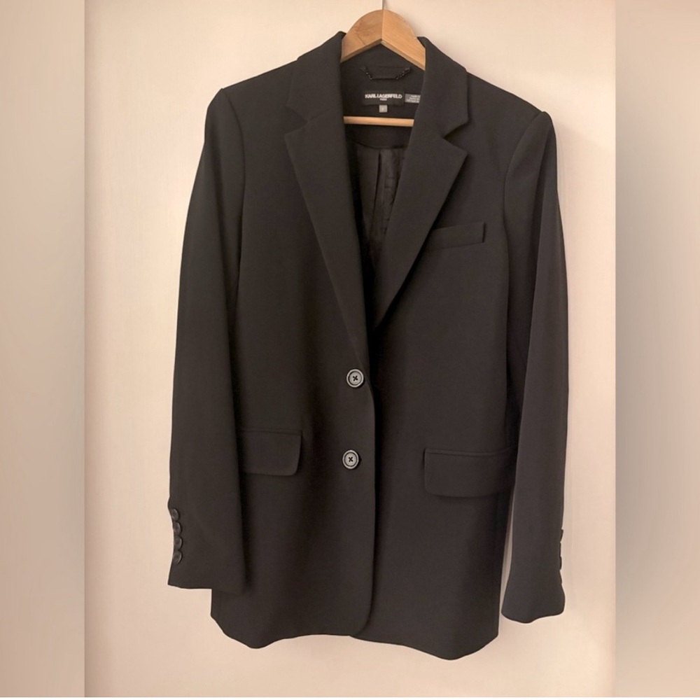 NWOT Karl Lagerfeld Paris over sized blazer size 2